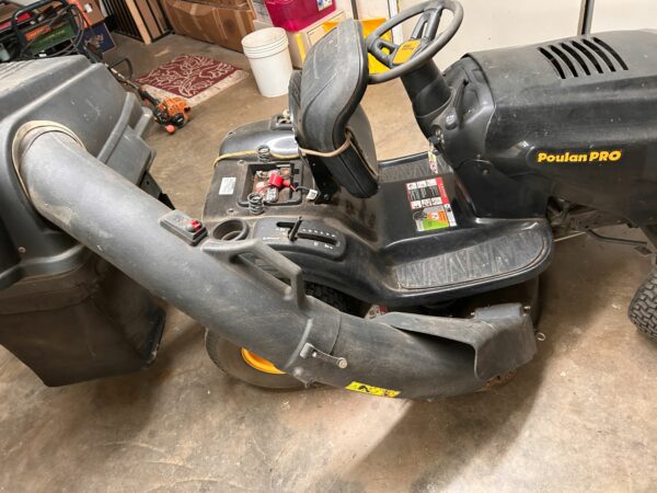 Poulan Pro 42" Riding Lawn Tractor Mower PP175G42 With Grass Catcher Runs Great!