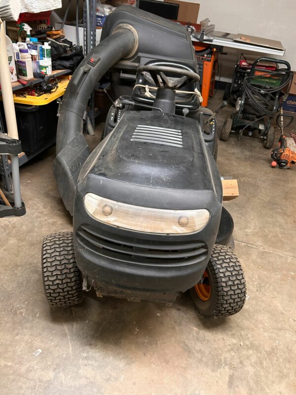 Poulan Pro 42" Riding Lawn Tractor Mower PP175G42 With Grass Catcher Runs Great! - Image 13