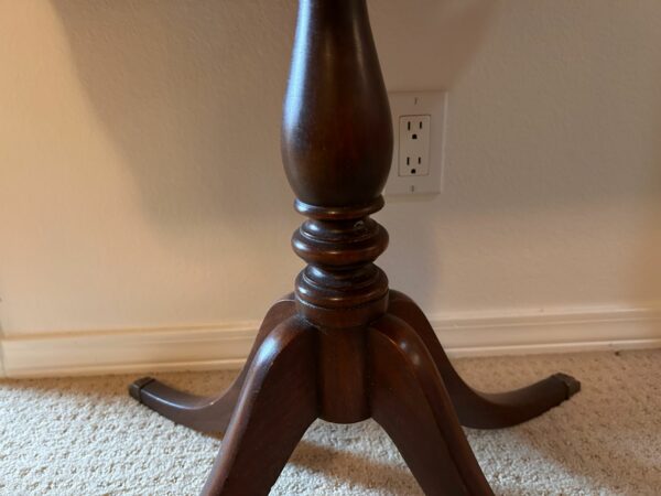 Vintage Weiman Mahogany 2 Tier Side Table Typical Queen Anne or Chippendale Style - Image 4