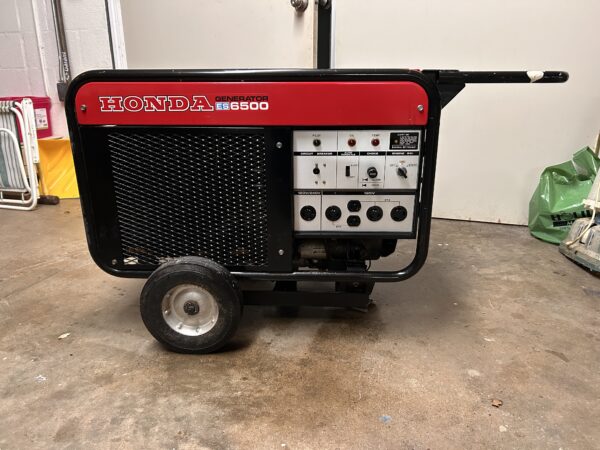 Honda ES6500 Generator 6500 Watts Electric Start Easy Electric Start Runs Great - Image 6