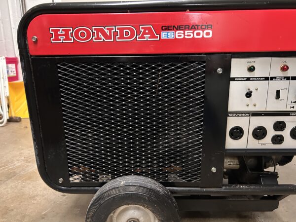 Honda ES6500 Generator 6500 Watts Electric Start Easy Electric Start Runs Great - Image 4